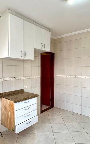 Casa à venda com 174m², 3 quartos e 2 vagas Casa à venda com 174m², 3 quartos e 2 vagasCozinha