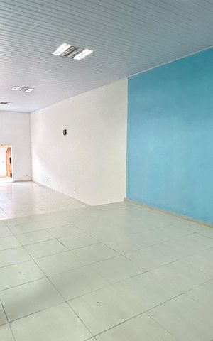 Casa à venda com 174m², 3 quartos e 2 vagas Casa à venda com 174m², 3 quartos e 2 vagasSalão