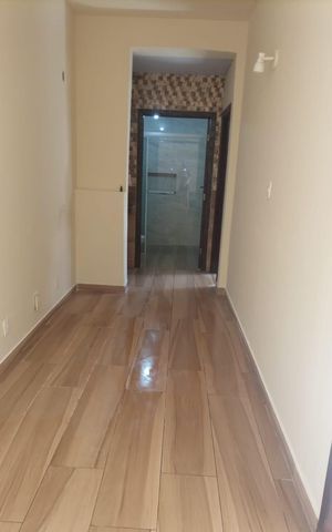 Casa à venda com 130m², 2 quartos e 10 vagas Casa à venda com 130m², 2 quartos e 10 vagasCorredor
