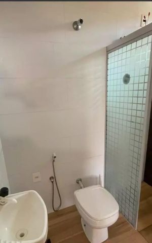 Casa à venda com 130m², 2 quartos e 10 vagas Casa à venda com 130m², 2 quartos e 10 vagasBanheiro