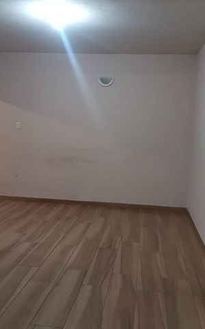 Casa à venda com 130m², 2 quartos e 10 vagas Casa à venda com 130m², 2 quartos e 10 vagasSala