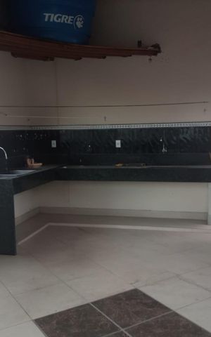 Casa à venda com 130m², 2 quartos e 10 vagas Casa à venda com 130m², 2 quartos e 10 vagasÁrea externa