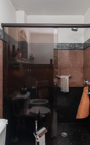 Casa de condomínio à venda com 180m², 3 quartos e 2 vagasBanheiro