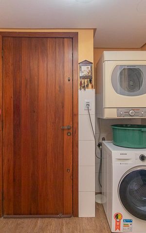Casa de condomínio à venda com 180m², 3 quartos e 2 vagasÁrea de Serviço