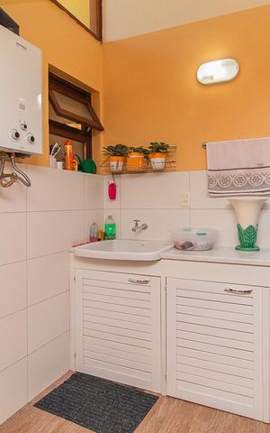 Casa de condomínio à venda com 180m², 3 quartos e 2 vagasÁrea de Serviço