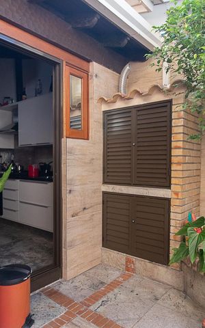 Casa de condomínio à venda com 180m², 3 quartos e 2 vagasQuintal