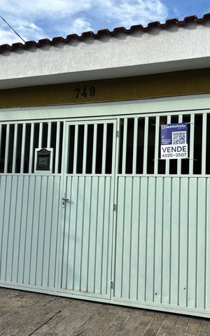 Casa à venda com 162m², 3 quartos e 2 vagas