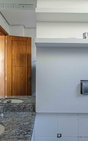 Apartamento à venda com 137m², 3 quartos e 2 vagasBanheiro da Suíte