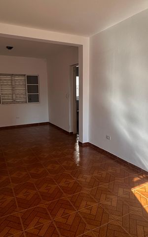 Casa à venda com 420m², 3 quartos e 4 vagas Casa à venda com 420m², 3 quartos e 4 vagasQuarto 2