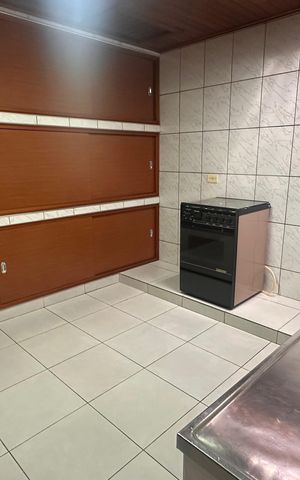 Casa à venda com 420m², 3 quartos e 4 vagas Casa à venda com 420m², 3 quartos e 4 vagasCozinha