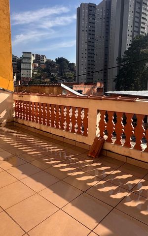 Casa à venda com 420m², 3 quartos e 4 vagas Casa à venda com 420m², 3 quartos e 4 vagasVaranda do Quarto 2