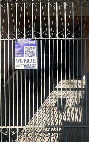 Casa à venda com 420m², 3 quartos e 4 vagas Casa à venda com 420m², 3 quartos e 4 vagasFachada