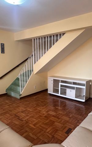 Casa à venda com 420m², 3 quartos e 4 vagas Casa à venda com 420m², 3 quartos e 4 vagasSala