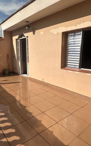 Casa à venda com 420m², 3 quartos e 4 vagas Casa à venda com 420m², 3 quartos e 4 vagasVaranda do Quarto 2