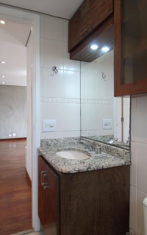 Apartamento à venda com 81m², 2 quartos e 2 vagasBanheiro Social