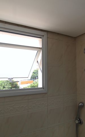 Apartamento à venda com 81m², 2 quartos e 2 vagasBanheiro da Suíte