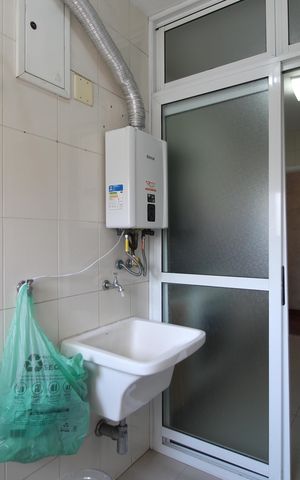 Apartamento à venda com 81m², 2 quartos e 2 vagasÁrea de Serviço