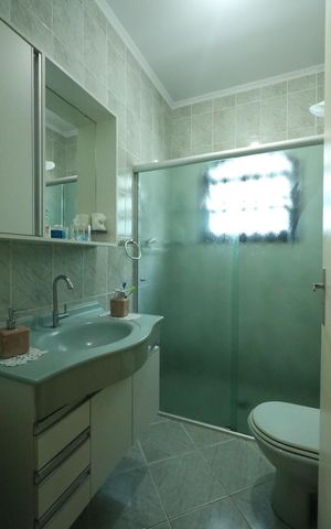 Casa à venda com 194m², 3 quartos e 2 vagas Casa à venda com 194m², 3 quartos e 2 vagasBanheiro Social