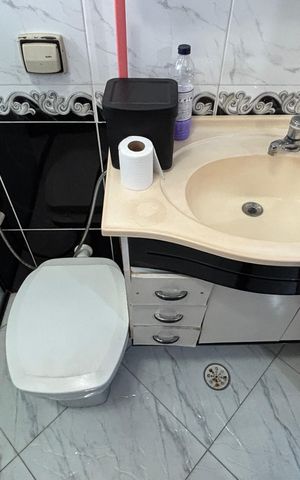 Casa à venda com 202m², 3 quartos e 2 vagas Casa à venda com 202m², 3 quartos e 2 vagasBanheiro