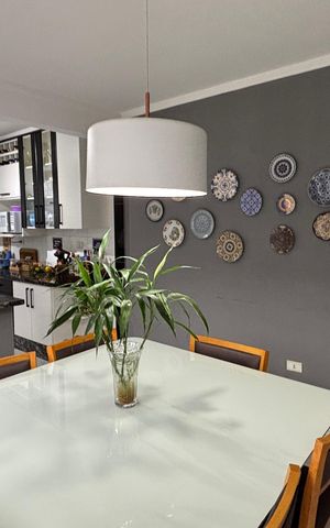 Casa à venda com 202m², 3 quartos e 2 vagas Casa à venda com 202m², 3 quartos e 2 vagasSala de Jantar - Cozinha