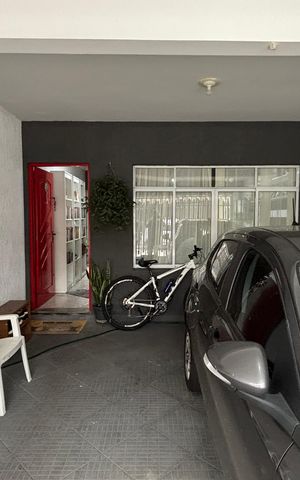 Casa à venda com 202m², 3 quartos e 2 vagas Casa à venda com 202m², 3 quartos e 2 vagasGaragem