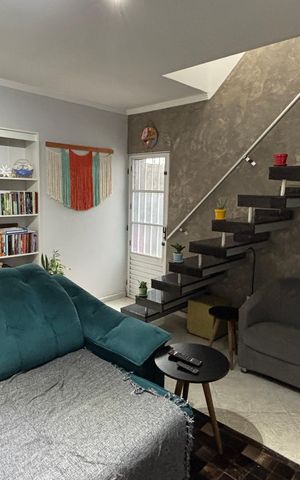 Casa à venda com 202m², 3 quartos e 2 vagas Casa à venda com 202m², 3 quartos e 2 vagasSala