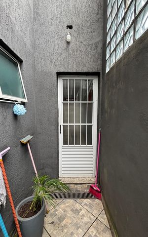 Casa à venda com 202m², 3 quartos e 2 vagas Casa à venda com 202m², 3 quartos e 2 vagasCorredor