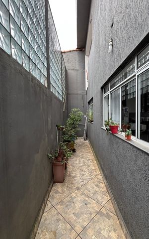 Casa à venda com 202m², 3 quartos e 2 vagas Casa à venda com 202m², 3 quartos e 2 vagasCorredor