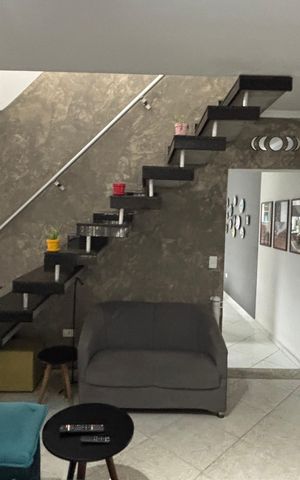 Casa à venda com 202m², 3 quartos e 2 vagas Casa à venda com 202m², 3 quartos e 2 vagasSala