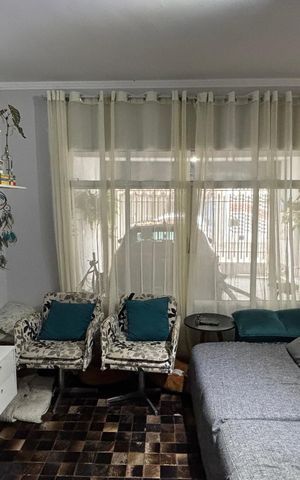Casa à venda com 202m², 3 quartos e 2 vagas Casa à venda com 202m², 3 quartos e 2 vagasSala