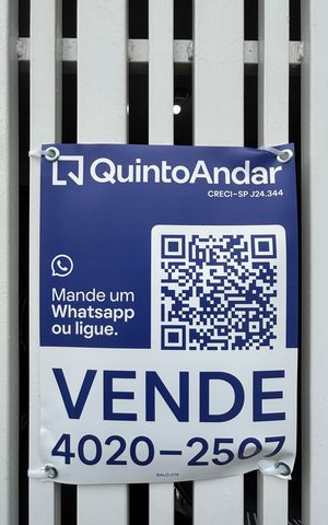 Casa à venda com 202m², 3 quartos e 2 vagas Casa à venda com 202m², 3 quartos e 2 vagasFachada