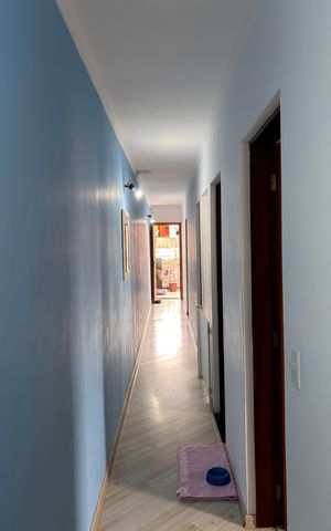 Casa à venda com 202m², 3 quartos e 2 vagas Casa à venda com 202m², 3 quartos e 2 vagasCorredor