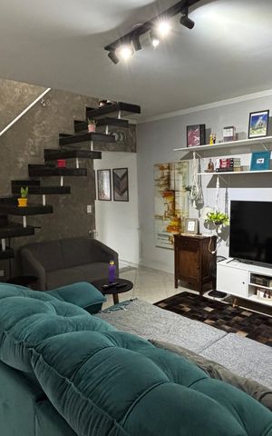 Casa à venda com 202m², 3 quartos e 2 vagas Casa à venda com 202m², 3 quartos e 2 vagasSala