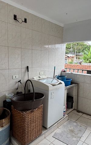 Casa à venda com 202m², 3 quartos e 2 vagas Casa à venda com 202m², 3 quartos e 2 vagasÁrea de Serviço