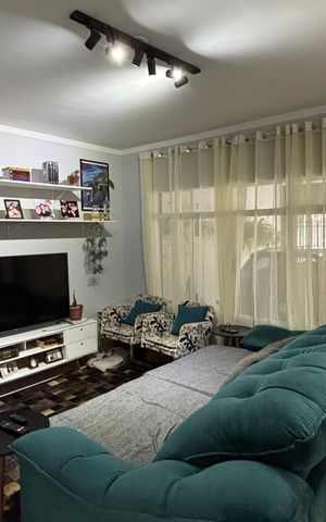 Casa à venda com 202m², 3 quartos e 2 vagas Casa à venda com 202m², 3 quartos e 2 vagasSala