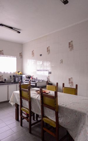 Casa para alugar com 385m², 4 quartos e 8 vagas Casa para alugar com 385m², 4 quartos e 8 vagasCasa 1 - Cozinha