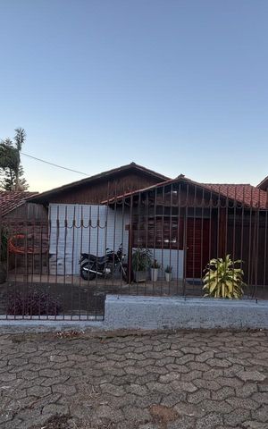Casa à venda com 102m², 3 quartos e 3 vagas