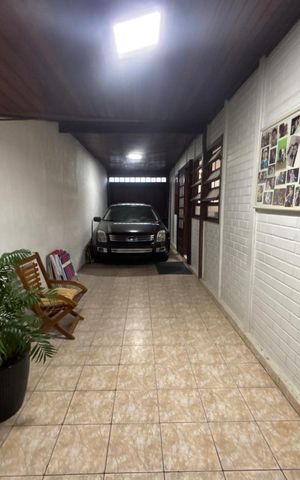 Casa à venda com 102m², 3 quartos e 3 vagas