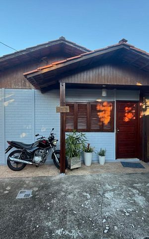 Casa à venda com 102m², 3 quartos e 3 vagas