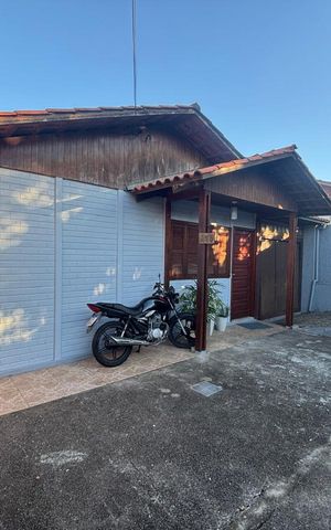 Casa à venda com 102m², 3 quartos e 3 vagas
