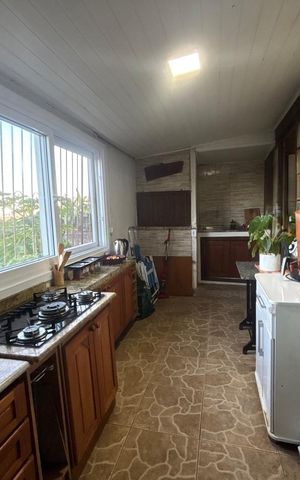 Casa à venda com 102m², 3 quartos e 3 vagas