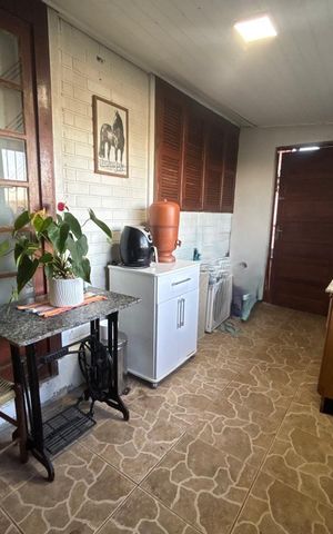Casa à venda com 102m², 3 quartos e 3 vagas