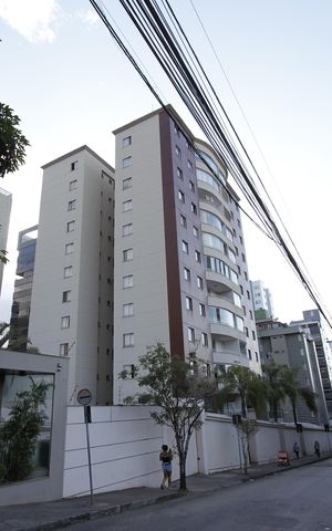 Apartamento à venda com 77m², 3 quartos e 2 vagasFachada