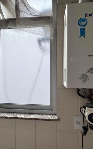 Apartamento para alugar com 205m², 3 quartos e 2 vagas Apartamento para alugar com 205m², 3 quartos e 2 vagasCozinha e Área de Serviço