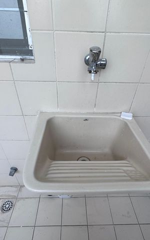 Apartamento para alugar com 205m², 3 quartos e 2 vagas Apartamento para alugar com 205m², 3 quartos e 2 vagasCozinha e Área de Serviço