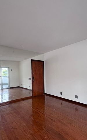Apartamento para alugar com 205m², 3 quartos e 2 vagas Apartamento para alugar com 205m², 3 quartos e 2 vagasSala
