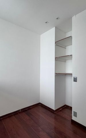 Apartamento para alugar com 205m², 3 quartos e 2 vagas Apartamento para alugar com 205m², 3 quartos e 2 vagasCozinha e Área de Serviço - Quarto