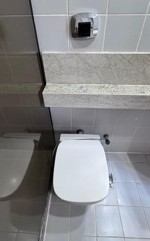 Apartamento para alugar com 205m², 3 quartos e 2 vagas Apartamento para alugar com 205m², 3 quartos e 2 vagasSuíte - Banheiro