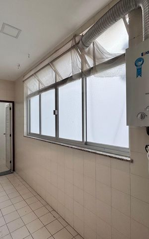 Apartamento para alugar com 205m², 3 quartos e 2 vagas Apartamento para alugar com 205m², 3 quartos e 2 vagasCozinha e Área de Serviço