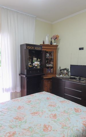 Casa à venda com 697m², 4 quartos e 5 vagas Casa à venda com 697m², 4 quartos e 5 vagasQuarto 2